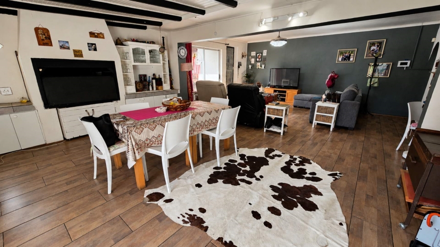 6 Bedroom Property for Sale in Protea Heights Western Cape